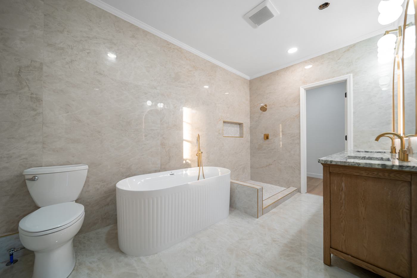 Soaking tub